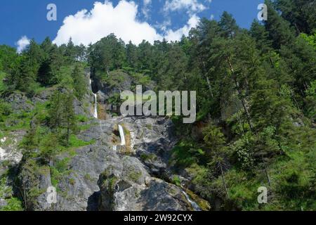 Chute d'eau de Sulzer dans la gorge d'Almbachklamm, Berchtesgaden, Berchtesgadener Land, haute-Bavière, Bavière, Alpes, Allemagne Banque D'Images