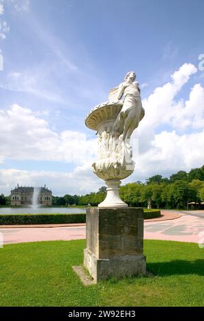 Grand jardin, vase Flora Banque D'Images