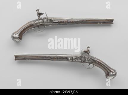 Fusil à silex, Gerrit Lasonder (II), c. 1690 pistolet à silex partie d'un couple. La plaque de verrouillage est gravée de branches de fleurs et d'une signature. La course est marquée sur le dos avec la Wapen van Utrecht, gravée avec la même signature que la serrure et estampillée sur le fond avec une marque en forme de cœur couronné. Le flacon est coupé avec, entre autres, un travail de bouclage. La pâte de fer se compose, entre autres, d'une plaque de pouce traitée ajour faite de boucles symétriques, d'une plaque de vis traitée ajour avec des vaisseaux foliaires symétriques autour d'un masque grotesque sous le boulon de fente, et d'un unprocesse Banque D'Images