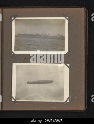 Vue de la Maas / Graf Zeppelin, 1929 photo Album magazine avec deux photos. Au-dessus d'un visage sur le port sur la Maas, sous le Zeppelin 'Graf Zeppelin' lors du vol au-dessus de Rotterdam le 13 octobre 1929. Fait partie de l'album photo Graf Zeppelin. Support photographique Rotterdam. Papier gélatine argent imprimé 46C35 dirigeable, zeppelin. Port de Rotterdam. Maillage Banque D'Images