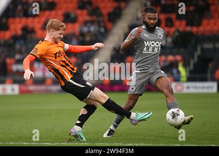 Dale Gorman de Barnet et Tyrone Marsh de Boreham Wood pendant Barnet vs Boreham Wood, Vanarama National League football au Hive Stadium sur 23rd de Banque D'Images