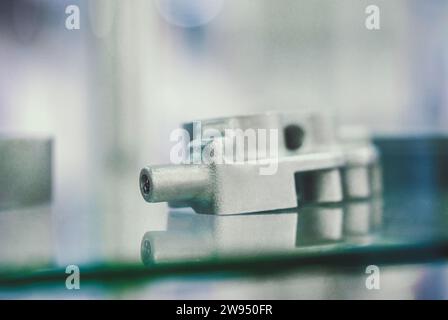 Fusion laser sélective. Objet imprimé sur une imprimante métal 3D. Modèle créé dans la machine de frittage laser. DML, SLM, TECHNOLOGIE SLS. Concept de la révolution industrielle de 4,0. Technologie additive progressive. Banque D'Images