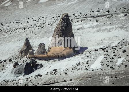 Formations rocheuses dans la réserve nationale de Salinas y Aguada Blanca (Arequipa, Pérou) Banque D'Images