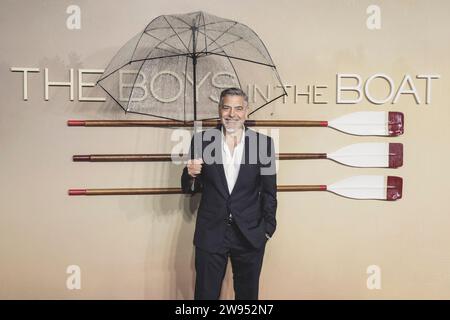 George Clooney, acteur américain, star hollywoodienne, réalisateur, assiste à la première britannique de « The Boys in the Boat », Londres Banque D'Images