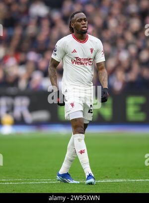 Londres, Royaume-Uni. 23 décembre 2023 - West Ham United - Manchester United - Premier League - London Stadium. Aaron WAN-Bissaka de Manchester United en action contre West Ham. Crédit photo : Mark pain / Alamy Live News Banque D'Images