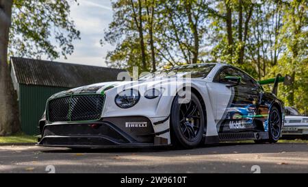 2016 Bentley Continental GT3s, exposées au Bicester Heritage Scramble le 8 octobre 2023. Banque D'Images