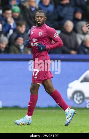 Sheffield, Royaume-Uni. 23 décembre 2023. Le défenseur de Cardiff City Jamilu Collins (17 ans) en action lors du Sheffield Wednesday FC contre Cardiff City FC Sky BET EFL Championship Match au Hillsborough Stadium, Sheffield, Angleterre, Royaume-Uni le 23 décembre 2023 Credit : Every second Media/Alamy Live News Banque D'Images