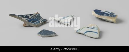 Éclats de signes de V.O.C. navire de 'Witte Leeuw', Anonyme, avant 1613 plaque (plats) éclats de signes de V.O.C. navire de 'Witte Leeuw'. Jingdezhen os chine (matériel) Sint-Helena Banque D'Images