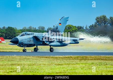 Luftwaffe Panavia Tornado IDS décollant à Air Tattoo 2023 de la RAF Fairford Banque D'Images