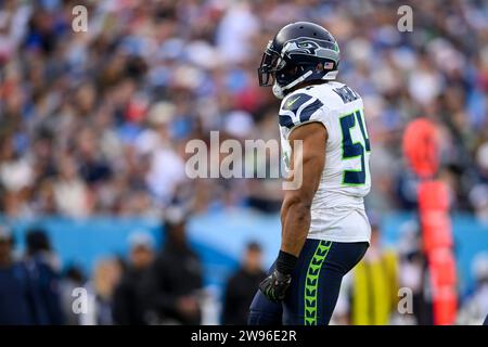 24 décembre 2023 : Bobby Wagner (54), le linebacker des Seahawks de Seattle, célèbre le sac contre les Titans du Tennessee lors de la seconde moitié d'un match de la NFL entre les Seahawks de Seattle et les Titans du Tennessee au Nissan Stadium de Nashville, Steve Roberts/CSM Banque D'Images