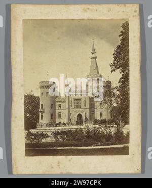 Schloss Moyland près de Kleef, anonyme, 1880 - 1900 photographie papier Bedburg-Hau. Château Schloss Moyland imprimé albumen en carton Banque D'Images