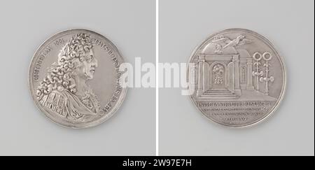 Décès de Willem III, Martin Schmeltzing, médaille d'histoire 1702 Médaille d'argent. Devant : homme de poitrine avec couronne de Laurier à l'intérieur du changement. Revers : deux dessins de terrain à côté du temple ouvert de Janus, où l'autel brûle ; au-dessus de celui-ci un aigle au-dessus de l'inscription Amsterdam Silver (métal) frappant (travail du métal) Banque D'Images