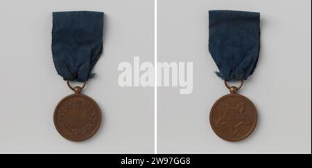 Médaille de récompense pour les défenseurs de la Citadelle d'Anvers (Citadelle Medaille) 1832, Johannes Petrus Schouberg, 1832 médaille d'histoire Médaille de bronze avec boule et anneau porteur sur un ruban bleu, sur le devant décembre 1832 sous une lettre couronnée W, entre les branches de Laurier, la carte stylisée de la Citadelle d'Anvers au verso. Bronze d'Utrecht (métal). frappe de matières textiles (travail des métaux) Banque D'Images