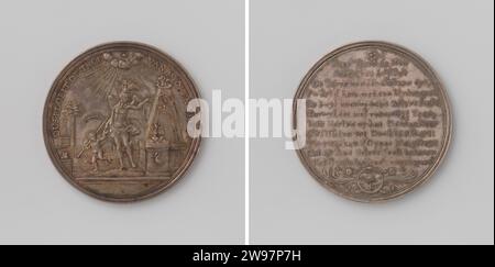 Mariage à vingt-cinq ans de J.C. Cuyck van Mierop et Sara Cloek, Martin Holtzhey, médaille d'argent 1764. Devant : le temps ailé avec un sablier ailé sur la tête est porté par un garçon ailé avec une faux à la main ; à droite un obélisque avec l'inscription XXV dans un cartouche ; au-dessus du nid obélisque de Pelikaan, qui nourrit ses petits avec son propre sang; pour Obélisque un autel, sur lequel deux coeurs brûlants sont, attachés ensemble avec un ruban ; sur la base de cigogne ; dans l'étang de fond avec deux cygnes et fontaine ; à gauche un obélisque avec un l, au sommet un SLIGHEROND, à côté d'un palmier ; en outre, tous - Banque D'Images