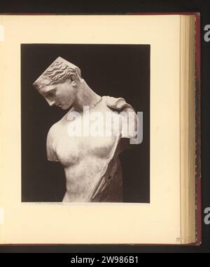 Sculpture Van psyche, Giorgio Sommer, 1874 - en 1879 ou avant cette photo fait partie d'un album. Sculpture imprimée albumen support photographique de Naples. Psyché Banque D'Images