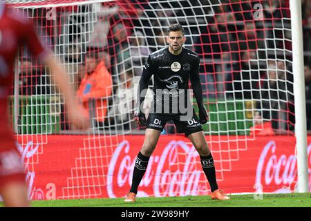 Waregem, Belgique. 15 décembre 2023. Le gardien Louis Bostyn (1 ans) de Zulte-Waregem photographié lors d'un match de football entre SV Zulte Waregem et Seraing lors de la 16 e journée de la saison Challenger Pro League 2023-2024, le lundi 15 décembre 2023 à Waregem, Belgique . Crédit : Sportpix/Alamy Live News Banque D'Images