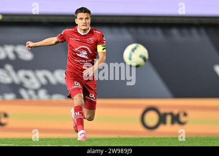 Waregem, Belgique. 15 décembre 2023. Jelle Vossen (9 ans) de Zulte-Waregem photographié lors d'un match de football entre SV Zulte Waregem et Seraing lors de la 16 ème journée de la saison Challenger Pro League 2023-2024, le lundi 15 décembre 2023 à Waregem, Belgique . Crédit : Sportpix/Alamy Live News Banque D'Images