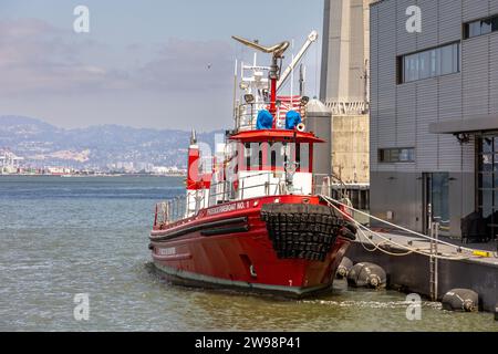 San Francisco Phoenix Fireboat amarré au service des pompiers au San Fransisco Oakland Bay Bridge, le 24 juin 2023 Banque D'Images