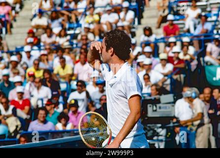 John McEnroe (États-Unis) en compétition à l'US Open de tennis 1982. Banque D'Images