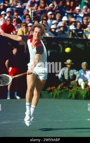 John McEnroe (États-Unis) en compétition à l'US Open de tennis 1981. Banque D'Images