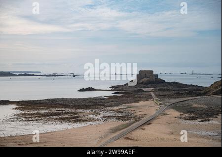 Détail du petit fort défensif maritime petit être construit sur une île Banque D'Images