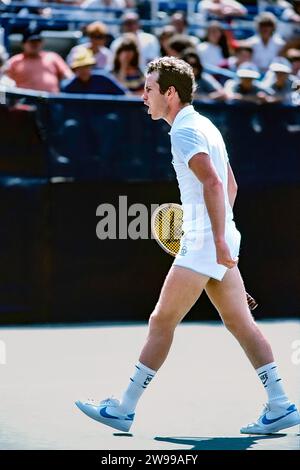 John McEnroe (États-Unis) en compétition à l'US Open de tennis 1982. Banque D'Images