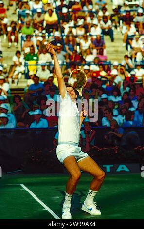 John McEnroe (États-Unis) en compétition à l'US Open de tennis 1982. Banque D'Images