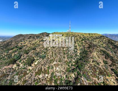 Une vue aérienne de l'emblématique panneau Hollywood à Los Angeles, Californie, États-Unis. Banque D'Images