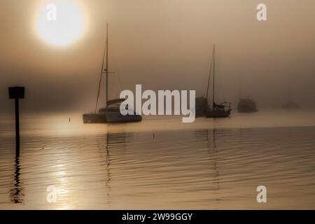 Matin brumeux au Saint Augustine Mooring Field Banque D'Images