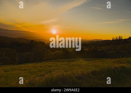 Coucher de soleil au Henry W. COE State Park Banque D'Images