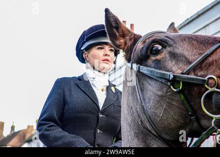 26 décembre 2023. Elham, East Kent, Royaume-Uni. Elham chasse sur la place du villiage. Crédit : graham mitchell/Alamy Live News Banque D'Images