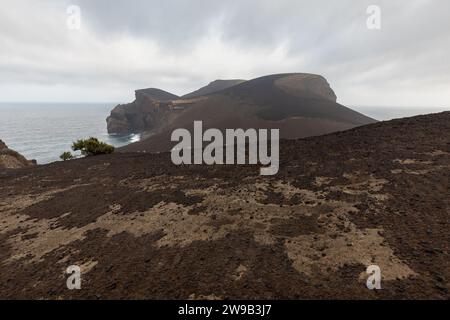 Paysage de la nouvelle péninsule de Ponta dos Capelinhos, île de Faial, Açores, Portugal Banque D'Images