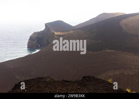 Paysage de la nouvelle péninsule de Ponta dos Capelinhos, île de Faial, Açores, Portugal Banque D'Images