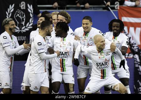 Leuven, Belgique. 26 décembre 2023. Jon Thorsteinsson de l'OHL célèbre après avoir marqué lors d'un match de football entre Oud-Heverlee Leuven et KAS Eupen, le mardi 26 décembre 2023 à Leuven, le jour 20/30 de la première division du championnat belge 'Jupiler Pro League' 2023-2024. BELGA PHOTO KRISTOF VAN ACCOM crédit : Belga News Agency/Alamy Live News Banque D'Images