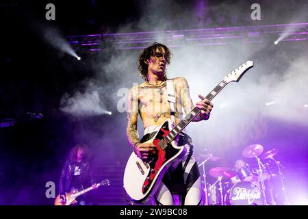 Milan, Italie. 14 novembre 2023. Justin Hawkins de The Darkness se produit à Alcatraz Milan à Milan, en Italie, le 14 novembre 2023. (Photo de Roberto Finizio/NurPhoto) crédit : NurPhoto SRL/Alamy Live News Banque D'Images