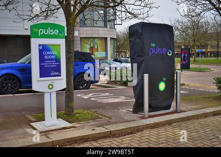 Nouvelle station de recharge BP Pulse en attente d'installation dans Central Milton Keynes. Banque D'Images