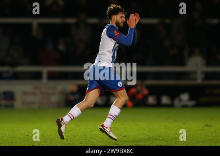 Hartlepool, Royaume-Uni, 26 décembre 2023. Anthony Gomez Mancini de Hartlepool United lors du match de la Ligue nationale de Vanarama entre Hartlepool United et Oldham Athletic à Victoria Park, Hartlepool, le mardi 26 décembre 2023. (Photo : Michael Driver | MI News) crédit : MI News & Sport / Alamy Live News Banque D'Images