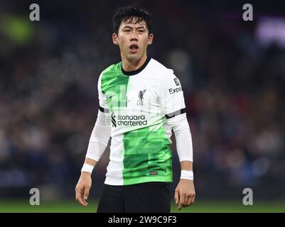 Burnley, Royaume-Uni. 26 décembre 2023. Wataru Endo de Liverpool pendant le match de Premier League à Turf Moor, Burnley. Le crédit photo doit se lire comme suit : Darren Staples/Sportimage crédit : Sportimage Ltd/Alamy Live News Banque D'Images