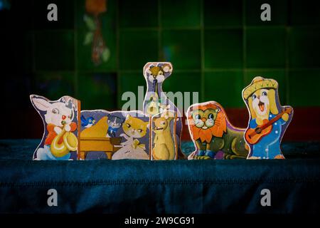 orchestre animal en bois découpé, jouet de collection, Banque D'Images