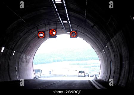 Tunnelausfahrt , Autobahn A71, Deutschland, BLF *** sortie tunnel, autoroute A71, Allemagne, BLF BL82597 Banque D'Images