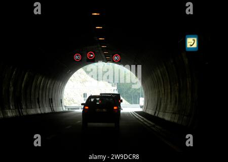 Tunnelausfahrt , Autobahn A71, Deutschland, BLF *** sortie tunnel, autoroute A71, Allemagne, BLF BL82646 Banque D'Images