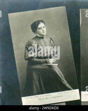 Konstantin Stanislavski, Olga Knipper, Vasily Kachalov, Margarita Savitskaya, Leonidov, Ivan Moskvin et Aleksandr Leonidovitch Vishnevsky. Vieille carte postale vintage de l'Empire russe, années 1900 Détails. Banque D'Images