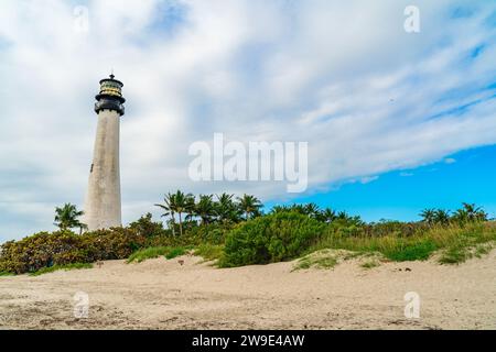 Une photo vibrante du phare historique du Cap Florida à Miami, en Floride Banque D'Images