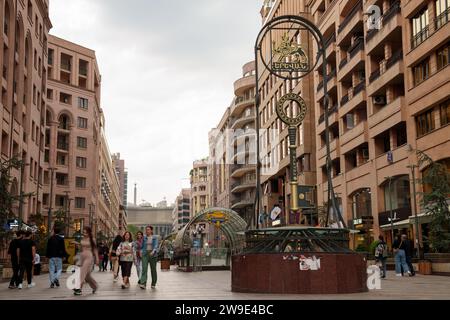Rue commerçante Northern Avenue, Erevan, Arménie Banque D'Images