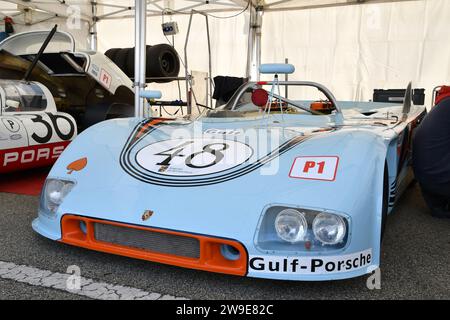 Scarperia, 2 avril 2023 : détail de la Porsche 908-03 de l'année 1971 dans la zone paddock lors du Mugello Classic 2023 au circuit de Mugello en Italie. Banque D'Images