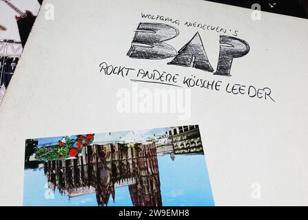 Viersen, Allemagne - mai 9. 2023 : gros plan de la reprise du disque vinyle du groupe de rock allemand le plus populaire BAP de Cologne Banque D'Images