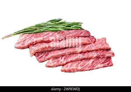 Tranches rares premium de bœuf Wagyu A5 à texture marbrée élevée. Isolé sur fond blanc, vue de dessus Banque D'Images