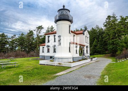 Admiralty Head Lighthouse en parc d'état de Fort Casey Banque D'Images