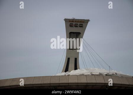 Tour et toit escamotable au stade olympique de Montréal, Québec, Canada Banque D'Images