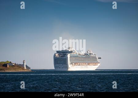 Navire de croisière arrivant à Halifax, Nouvelle-Écosse, Canada. Banque D'Images